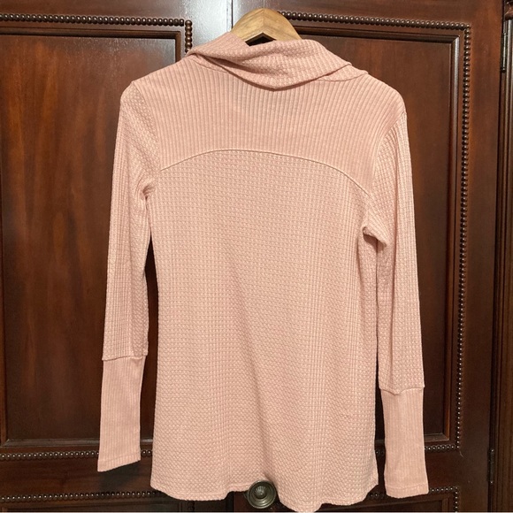 Women’s Ultra Flirt Light Pink Waffle Knit Cowl Neck Sweater Size Small - Picture 2 of 7